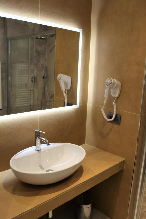 B&B Primrose Residence Hotel Римини Экстерьер фото
