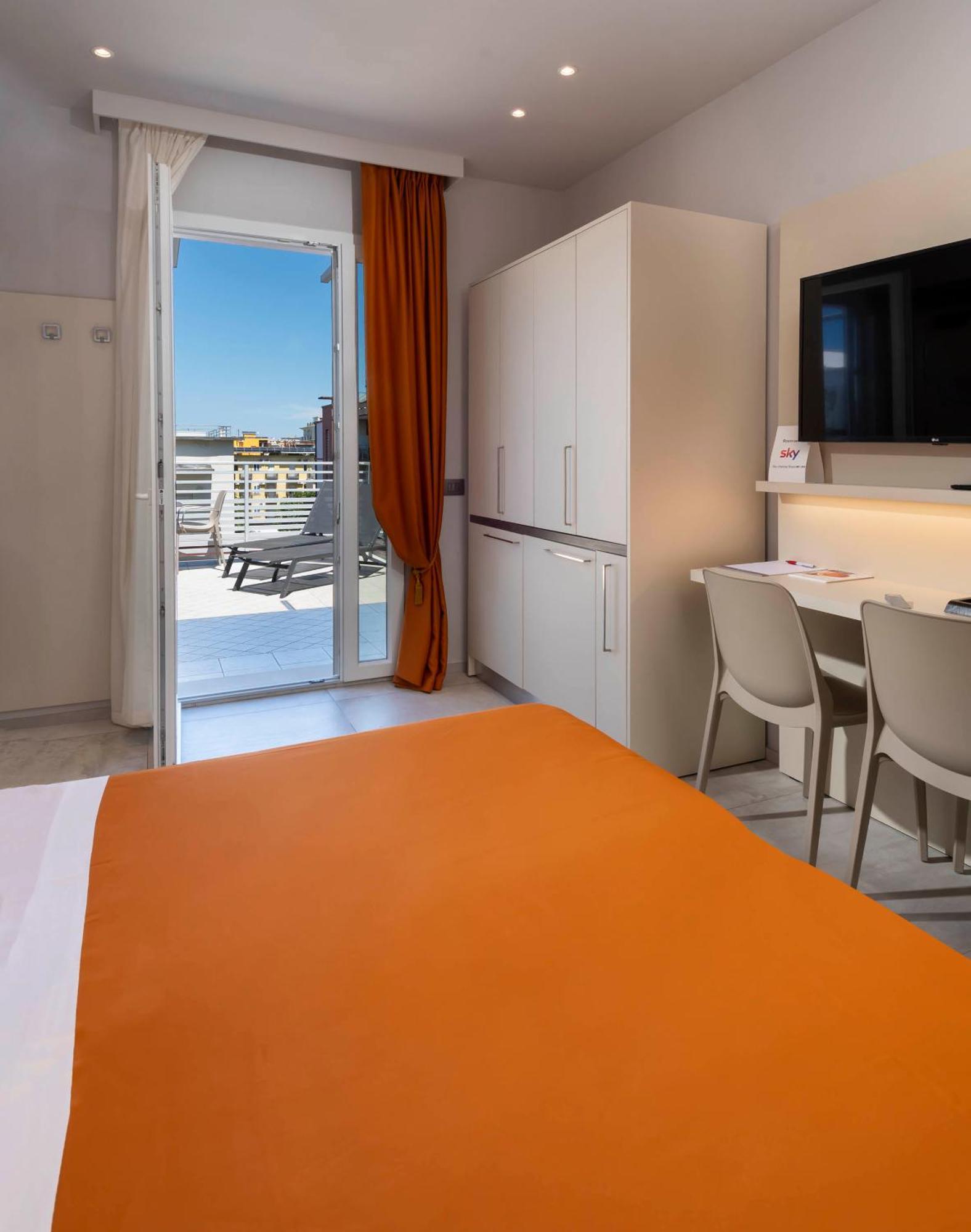 B&B Primrose Residence Hotel Римини Экстерьер фото